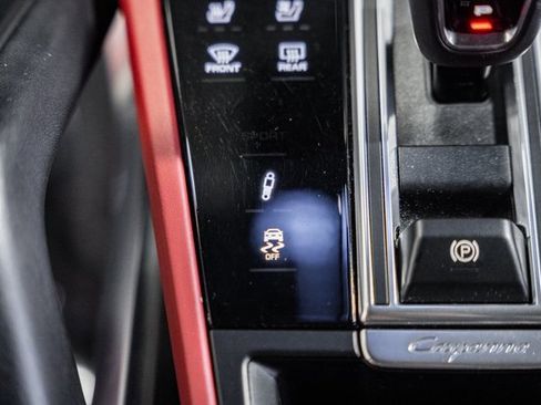 Used 2021 Porsche Cayenne Turbo image 22