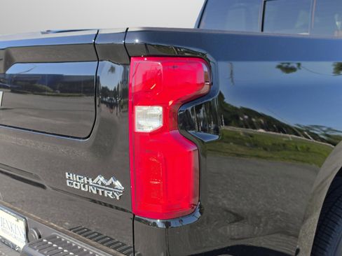 New 2026 Chevrolet Silverado 1500 High Country AWD/4WD image 40