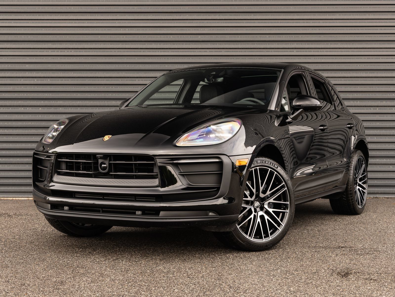 Certified 2026 Porsche Macan AWD/4WD image 1