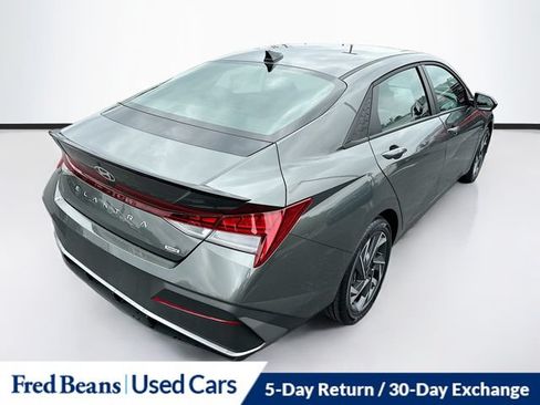 Used 2025 Hyundai Elantra SEL FWD image 9