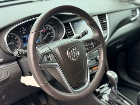 Used 2021 Buick Encore Preferred image 8