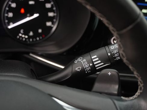 Used 2023 Buick Envision Essence FWD image 31