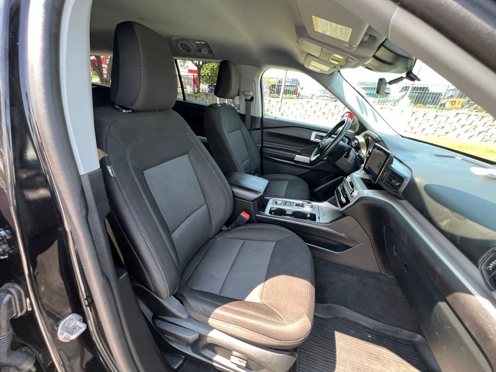 Used 2024 Ford Explorer XLT AWD/4WD image 30