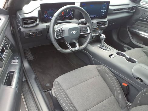 Used 2025 Ford Mustang Coupe RWD image 16