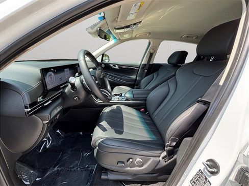 Used 2025 Genesis GV80 AWD 2.5T Standard image 2
