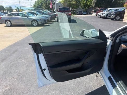 Used 2021 Tesla Model 3 Standard Range Plus RWD image 18