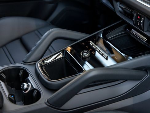 New 2025 Porsche Cayenne Turbo image 55