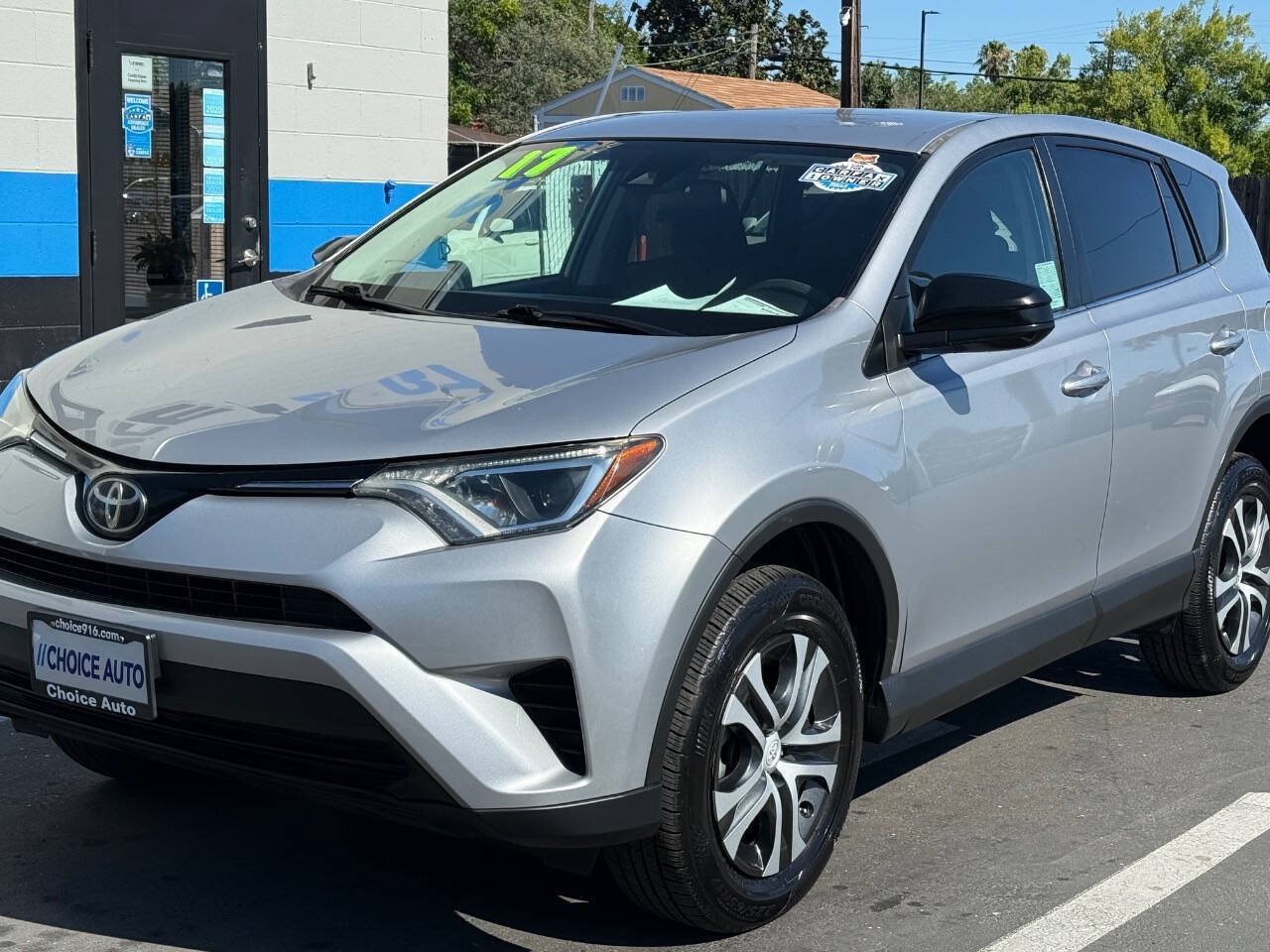 Used 2017 Toyota RAV4 LE w/ All Weather Liner Package FWD image 3