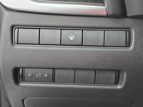 Certified 2022 Nissan Rogue SV image 24