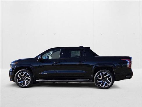 New 2024 Chevrolet Silverado EV RST AWD/4WD image 5