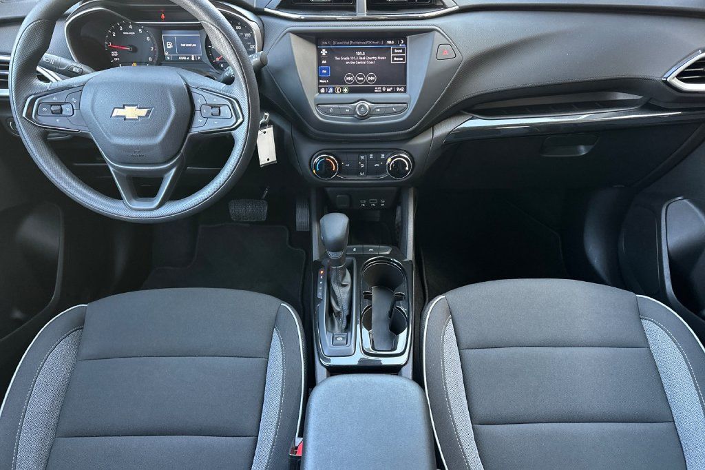 Used 2023 Chevrolet TrailBlazer LS FWD image 14