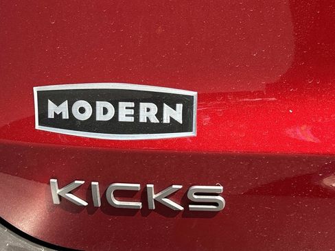 Used 2026 Nissan Kicks SV FWD image 8