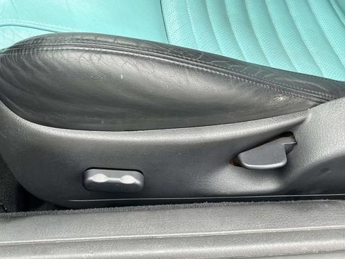 Used 2002 Ford Thunderbird Base image 16