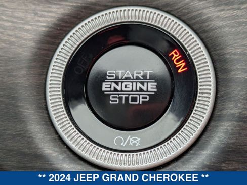 Used 2024 Jeep Grand Cherokee Limited w/ Luxury Tech Group II RWD image 35