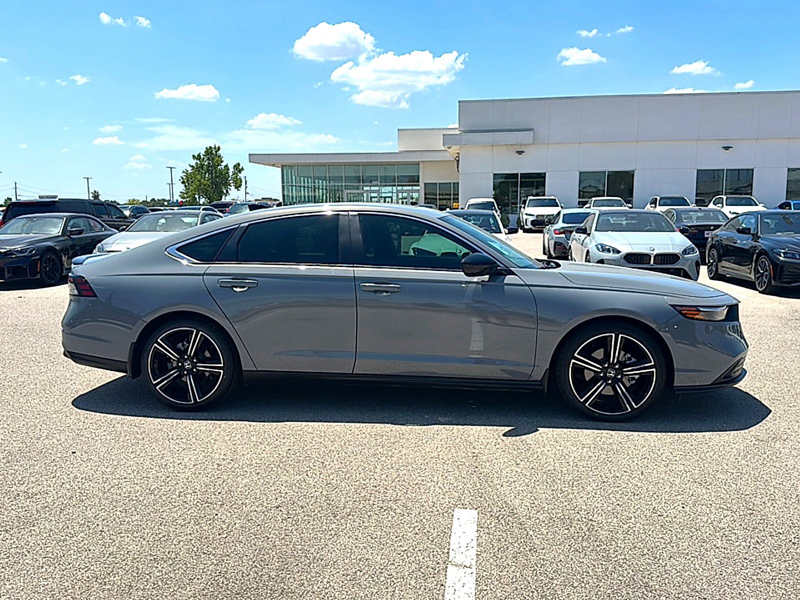 Used 2025 Honda Accord Sport image 9