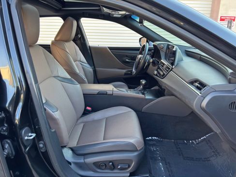 Used 2022 Lexus ES 350 w/ Premium Package FWD image 13