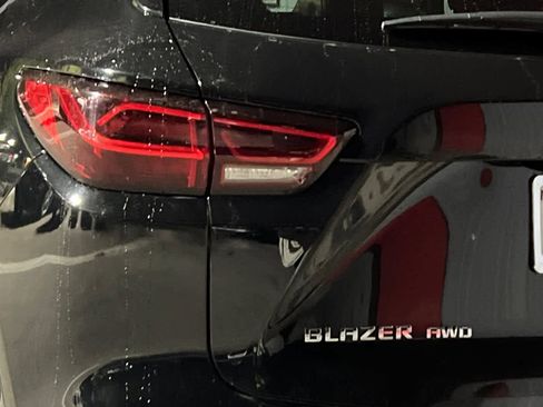 Used 2024 Chevrolet Blazer Premier w/ Enhanced Convenience Package image 17