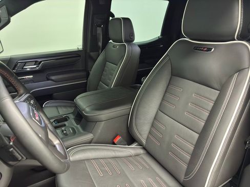Used 2025 GMC Sierra 1500 AT4X image 25