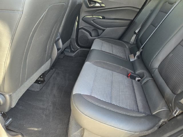 Used 2025 Chevrolet Trax LT FWD image 30