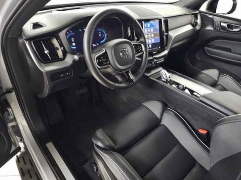 Certified 2024 Volvo XC60 T8 Ultimate w/ Protection Package Premier image 21