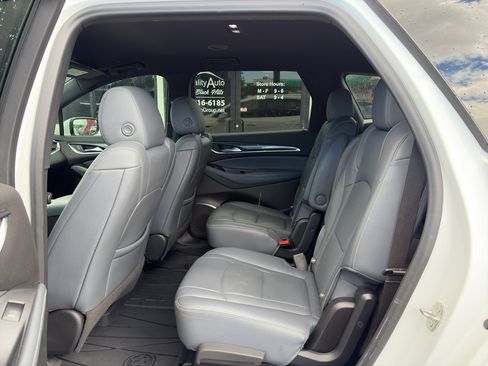 Used 2022 Buick Enclave Premium AWD/4WD image 14