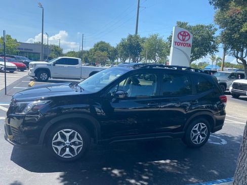 Used 2024 Subaru Forester Premium AWD/4WD image 3
