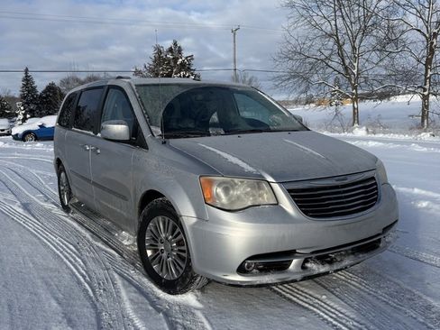 Used 2011 Chrysler Town & Country Limited w/ Trailer Tow Group image 1