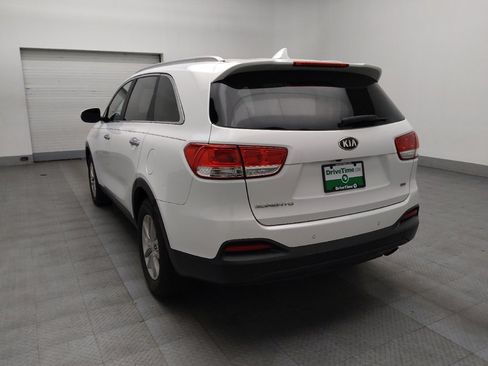 Used 2018 Kia Sorento LX image 5