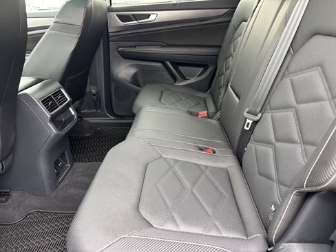 Used 2025 Volkswagen Atlas Cross Sport SE AWD/4WD image 27