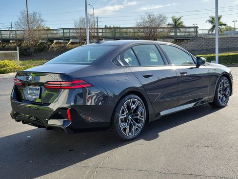 Used 2026 BMW 530i w/ M Sport Package image 3