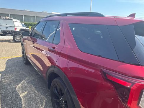 Used 2020 Ford Explorer ST w/ ST Street Pack AWD/4WD image 17