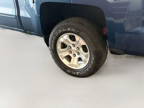 Used 2018 Chevrolet Silverado 1500 LT w/ All Star Edition AWD/4WD image 29