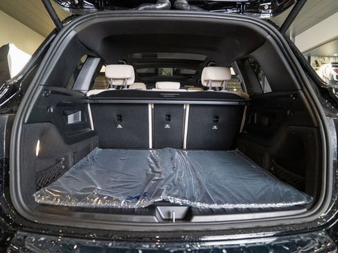 New 2026 Mercedes-Benz GLB 250 4MATIC image 32