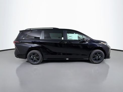 New 2026 Toyota Sienna XLE Woodland Edition AWD/4WD image 4