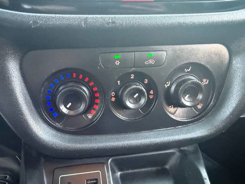 Used 2018 RAM ProMaster City Tradesman image 18