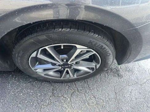 Used 2022 Kia Forte LXS image 22