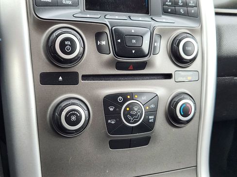 Used 2013 Ford Edge SE image 21