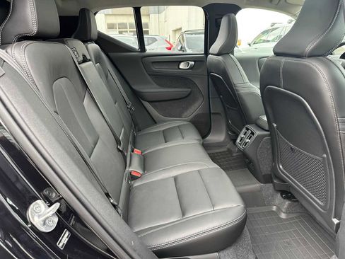 Used 2025 Volvo XC40 B5 Plus w/ Protection Package Premier AWD/4WD image 12