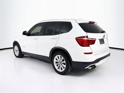 Used 2017 BMW X3 sDrive28i image 3