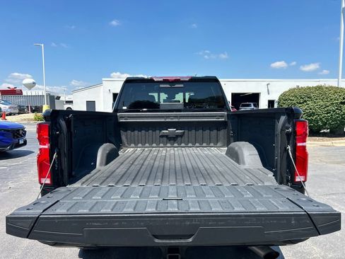Used 2025 Chevrolet Silverado 2500 LTZ w/ LTZ Plus Package AWD/4WD image 35