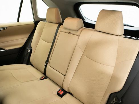 Used 2021 Toyota RAV4 LE w/ Carpet Mat Package (TMS) image 26