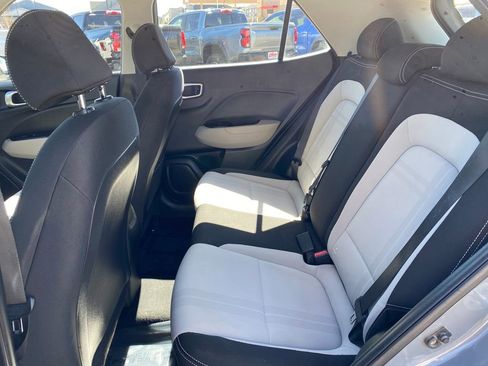 Used 2021 Hyundai Venue SEL w/ Premium Package FWD image 25