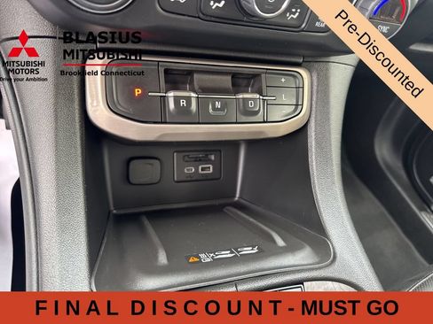 Used 2023 GMC Acadia Denali w/ Black Diamond Edition AWD/4WD image 29