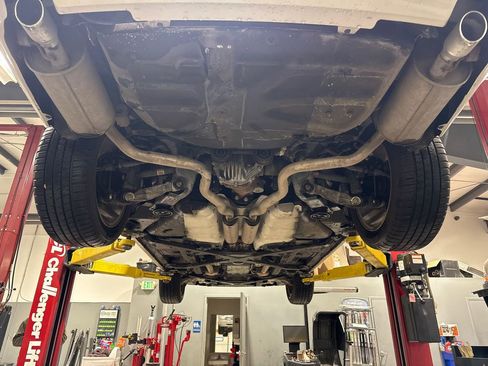 Used 2004 Ford Thunderbird image 17