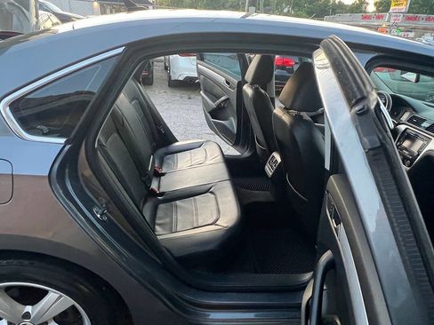 Used 2013 Volkswagen Passat 2.5 SE FWD image 16