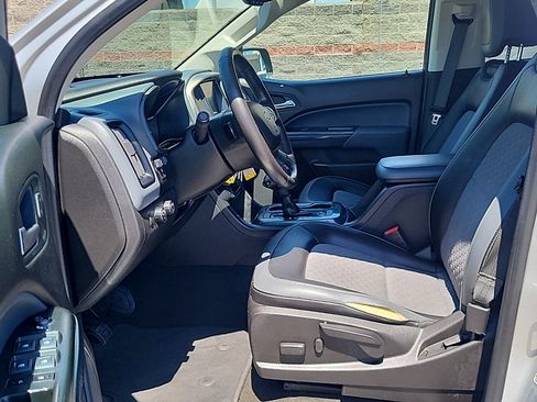 Used 2017 Chevrolet Colorado Z71 AWD/4WD image 13