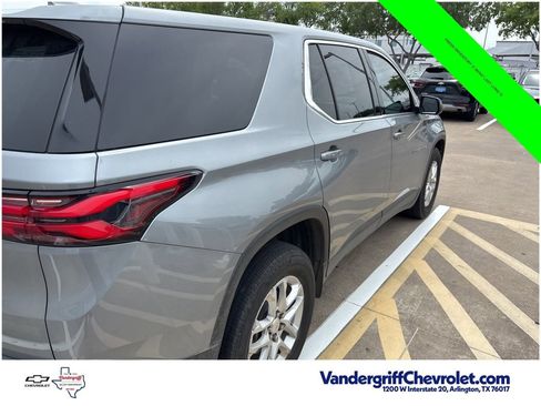 Used 2023 Chevrolet Traverse LS FWD image 3