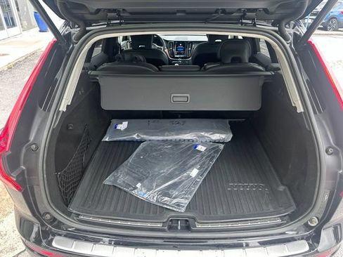 Used 2023 Volvo XC60 B5 Ultimate w/ Protection Package Premier FWD image 8