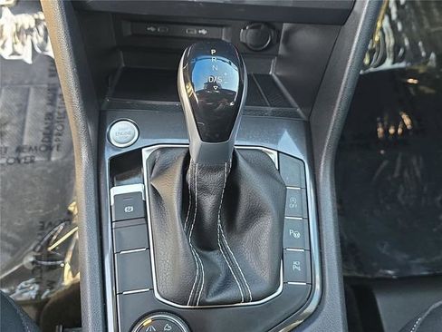 Used 2023 Volkswagen Tiguan SEL R-Line image 21