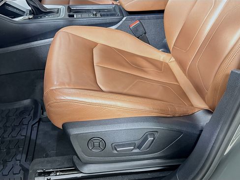 Used 2020 Audi Q3 2.0T Premium Plus w/ Premium Plus Package image 22